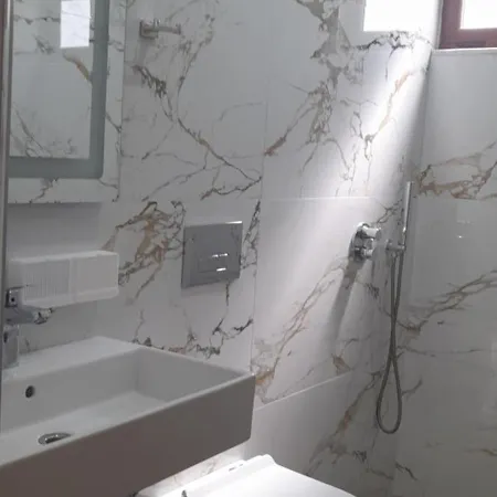 Miri's Apartmán Sarandë